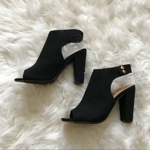 Black peep toe heel
